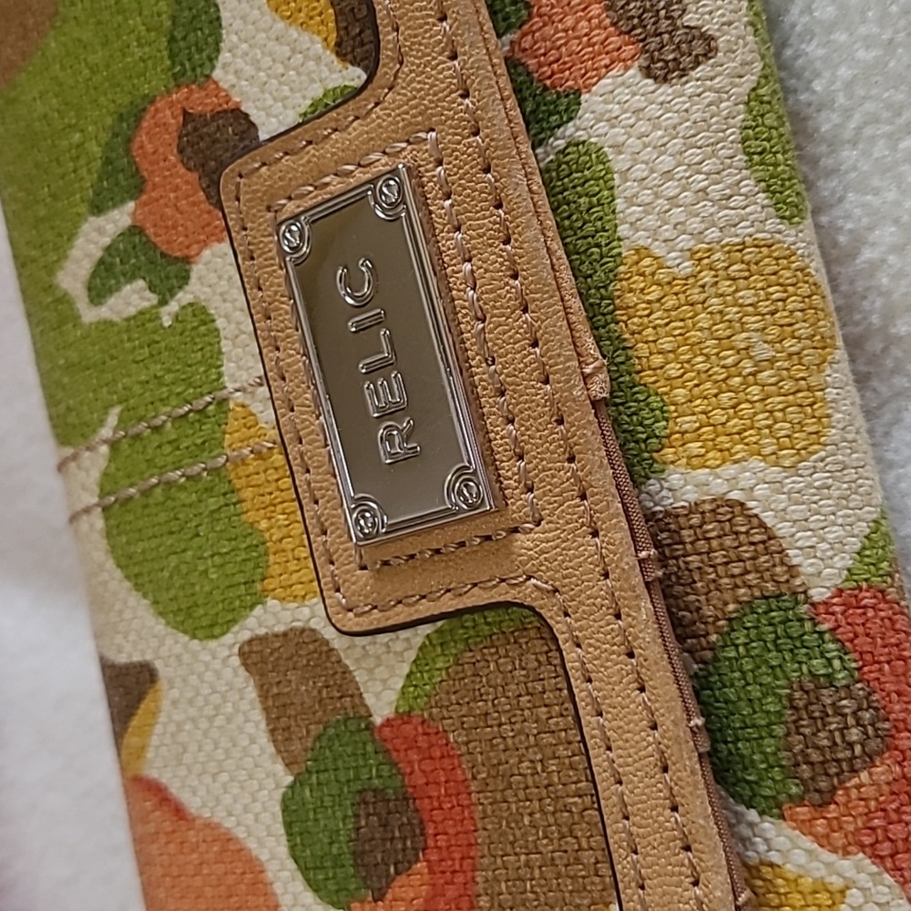 Relic Wallet Multicolor Retro Fold Over Zip Compartments Vibrant 18745 0112 RLS